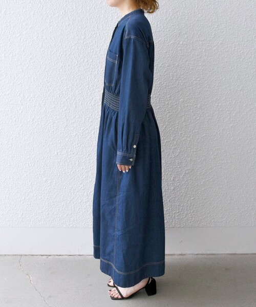 SHIPS any（シップス エニィ）の「SHIPS any: シャーリング デニム ポケット ワンピース ［SHIPS any DENIM］（ワンピース・レディース・ナチュラル/ネイビー/ブルー・ONE SIZE）」の9枚目の写真