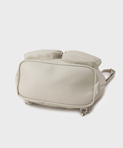 OPAQUE.CLIP（オペークドットクリップ）の「◆【マルチWAY】フロントダブルポケット巾着ショルダーバッグ（ショルダーバッグ・レディース・アイボリー/ブラック・00）」の4枚目の写真