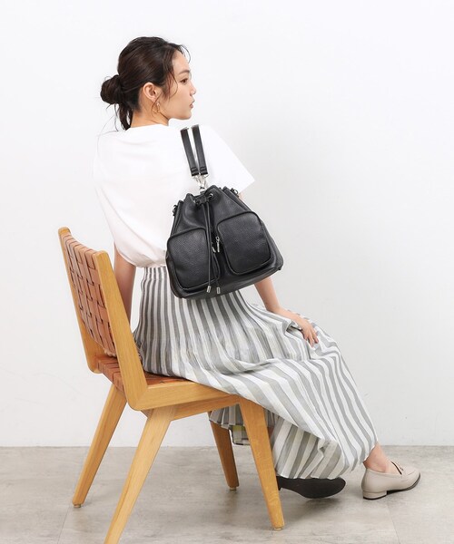 OPAQUE.CLIP（オペークドットクリップ）の「◆【マルチWAY】フロントダブルポケット巾着ショルダーバッグ（ショルダーバッグ・レディース・アイボリー/ブラック・00）」の10枚目の写真