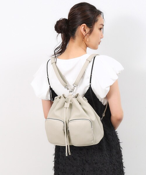 OPAQUE.CLIP（オペークドットクリップ）の「◆【マルチWAY】フロントダブルポケット巾着ショルダーバッグ（ショルダーバッグ・レディース・アイボリー/ブラック・00）」の12枚目の写真