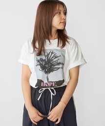 SHIPS（シップス）の「BENCH MARKING SHIRT: フラワー フォト プリント Tシャツ（Tシャツ/カットソー・メンズ）」