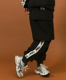 JINCL（ジンクル）の「JINCL - サイドラインカーゴスウエットパンツ（スウェットパンツ）」