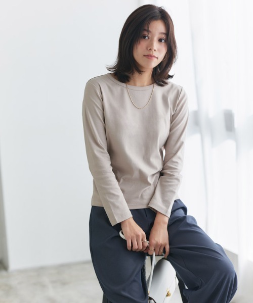 Pierrot(ピエロ)の「シンプルロングスリーブTシャツ(Tシャツ/カットソー・レディース・オフホワイト/チャコール/グレイッシュベージュ/ブラック・L/M/LL/S)」の22枚目の写真