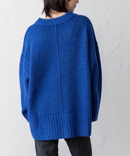 VitaFelice(ヴィータフェリーチェ)の「Vネックオーバーサイズニット(ニット/セーター・レディース・オートミール/オレンジ/ベージュ系/ブルー/グレー系・FREE)」の10枚目の写真