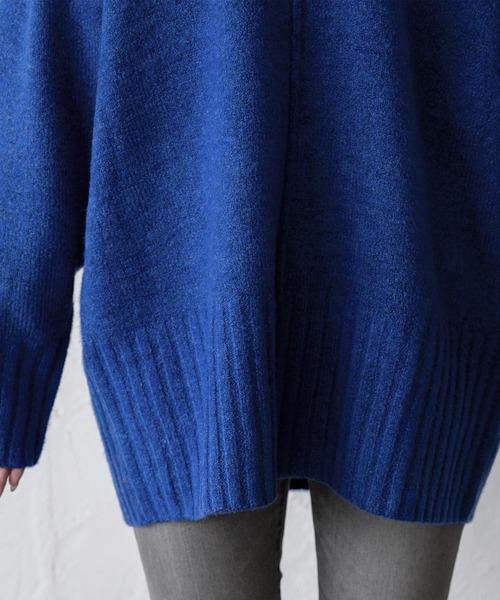 VitaFelice(ヴィータフェリーチェ)の「Vネックオーバーサイズニット(ニット/セーター・レディース・オートミール/オレンジ/ベージュ系/ブルー/グレー系・FREE)」の15枚目の写真