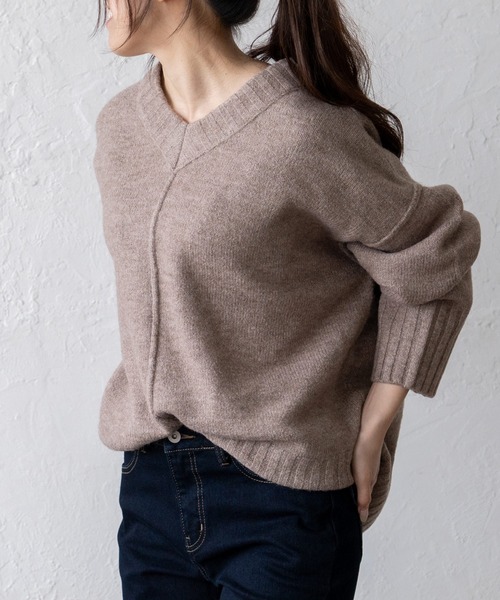 VitaFelice(ヴィータフェリーチェ)の「Vネックオーバーサイズニット(ニット/セーター・レディース・オートミール/オレンジ/ベージュ系/ブルー/グレー系・FREE)」の16枚目の写真