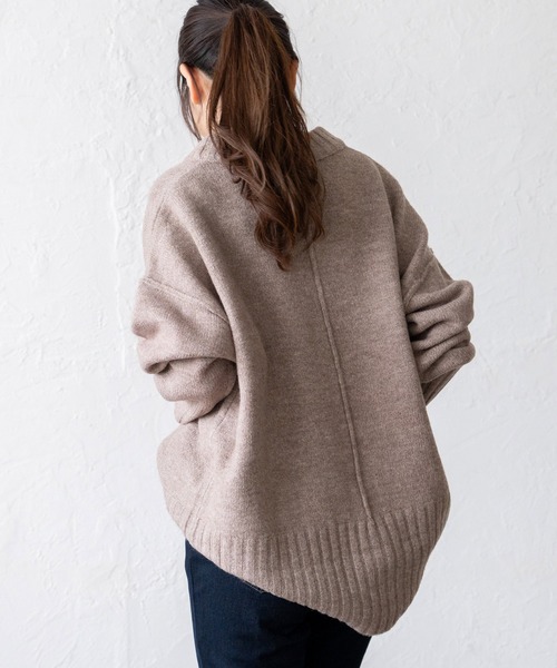 VitaFelice(ヴィータフェリーチェ)の「Vネックオーバーサイズニット(ニット/セーター・レディース・オートミール/オレンジ/ベージュ系/ブルー/グレー系・FREE)」の17枚目の写真