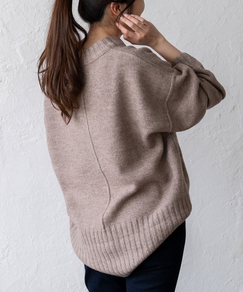 VitaFelice(ヴィータフェリーチェ)の「Vネックオーバーサイズニット(ニット/セーター・レディース・オートミール/オレンジ/ベージュ系/ブルー/グレー系・FREE)」の18枚目の写真