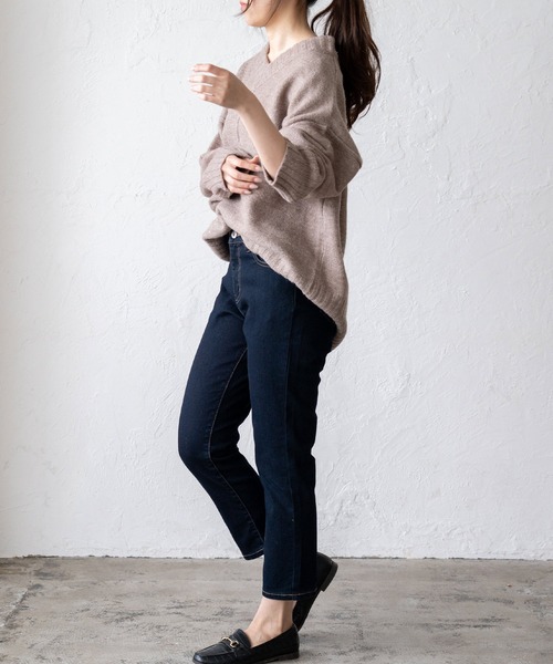 VitaFelice(ヴィータフェリーチェ)の「Vネックオーバーサイズニット(ニット/セーター・レディース・オートミール/オレンジ/ベージュ系/ブルー/グレー系・FREE)」の20枚目の写真