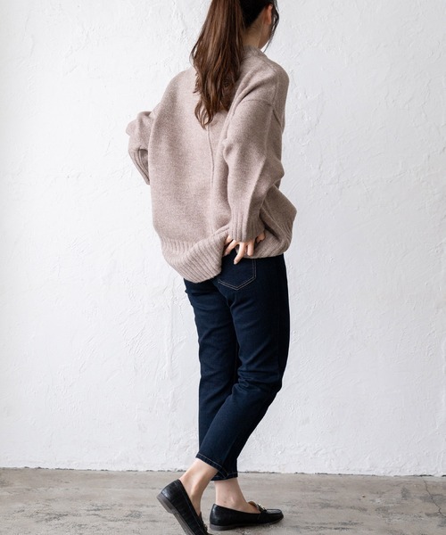 VitaFelice(ヴィータフェリーチェ)の「Vネックオーバーサイズニット(ニット/セーター・レディース・オートミール/オレンジ/ベージュ系/ブルー/グレー系・FREE)」の21枚目の写真