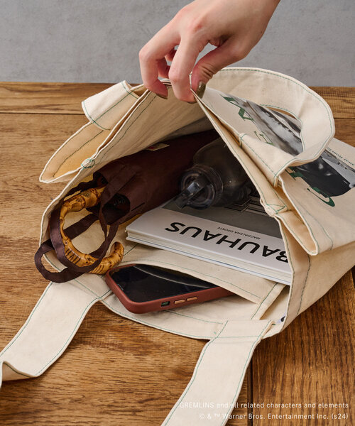 BIRTHDAY BAR（バースデイバー）の「【GREMLINS グレムリン】ギズモ　スクエアトートバッグ（トートバッグ・レディース・ホワイト・0）」の15枚目の写真