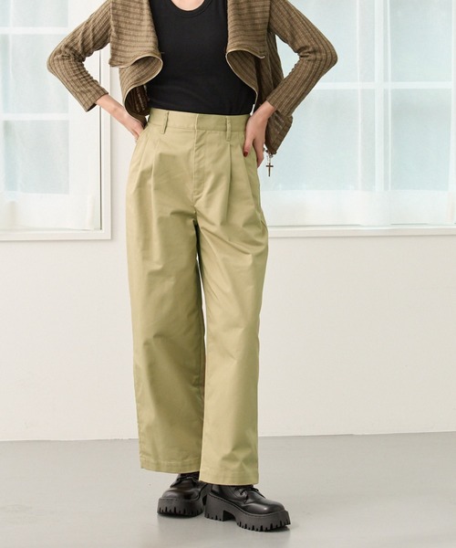 【セール】2タック入りゆったりストレートチノパンツ（チノパンツ）｜DIAVEL（ディアベル）
