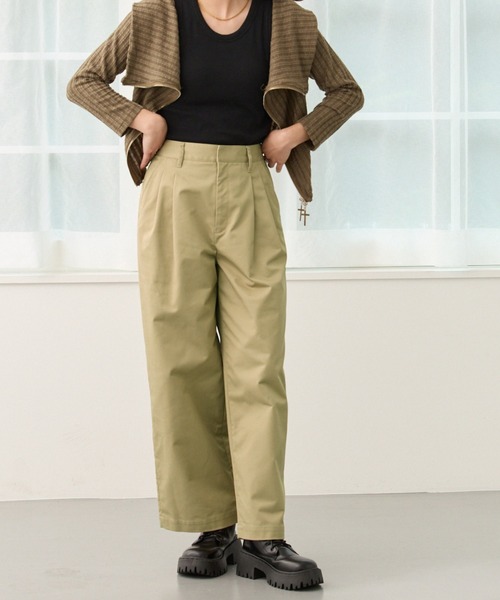 【セール】2タック入りゆったりストレートチノパンツ（チノパンツ）｜DIAVEL（ディアベル）