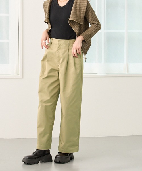 【セール】2タック入りゆったりストレートチノパンツ（チノパンツ）｜DIAVEL（ディアベル）