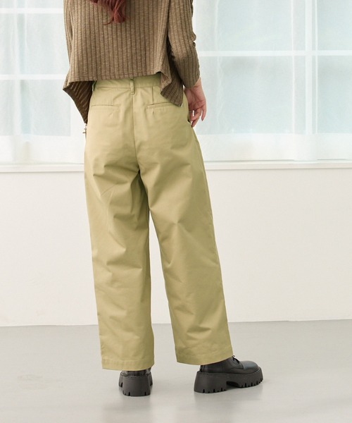 【セール】2タック入りゆったりストレートチノパンツ（チノパンツ）｜DIAVEL（ディアベル）