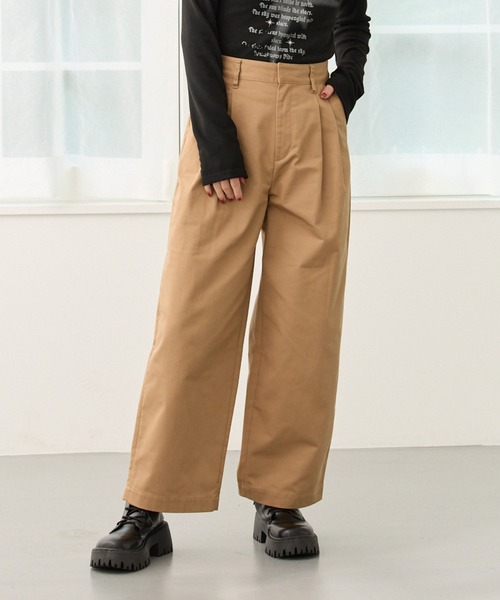 【セール】2タック入りゆったりストレートチノパンツ（チノパンツ）｜DIAVEL（ディアベル）