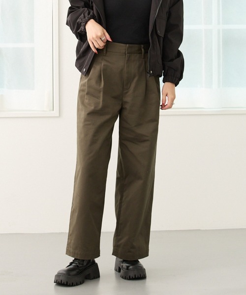 【セール】2タック入りゆったりストレートチノパンツ（チノパンツ）｜DIAVEL（ディアベル）