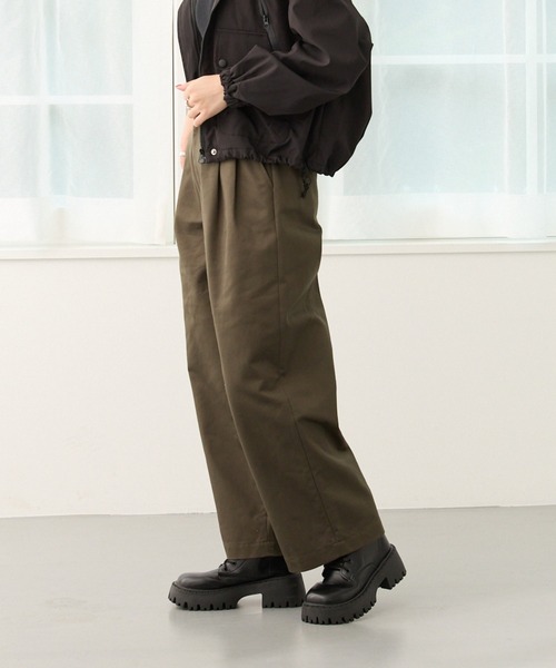 【セール】2タック入りゆったりストレートチノパンツ（チノパンツ）｜DIAVEL（ディアベル）