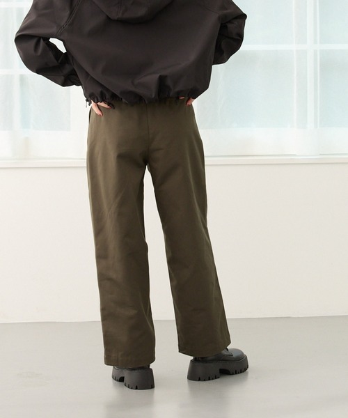 【セール】2タック入りゆったりストレートチノパンツ（チノパンツ）｜DIAVEL（ディアベル）