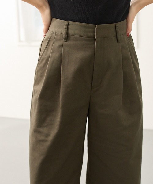 【セール】2タック入りゆったりストレートチノパンツ（チノパンツ）｜DIAVEL（ディアベル）