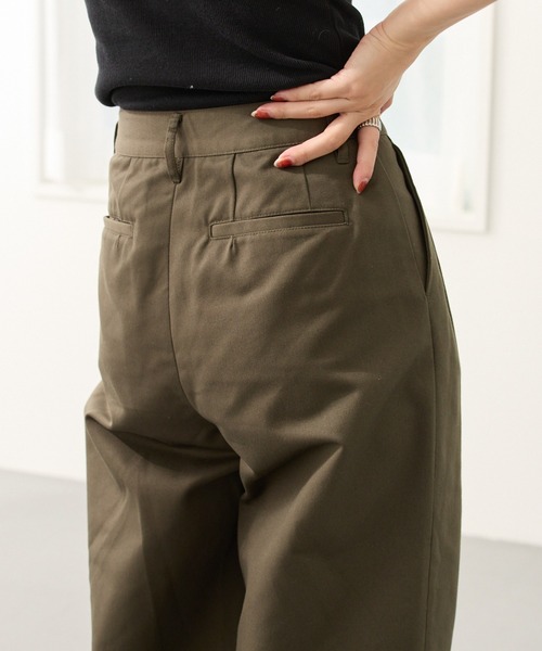 【セール】2タック入りゆったりストレートチノパンツ（チノパンツ）｜DIAVEL（ディアベル）