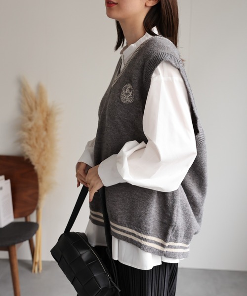 CREARE -LINO-（クレアーレリノ）の「＜ユニセックス＞刺繍入り Vネックスクールベスト/ニット（ベスト・レディース・グレー/ネイビー/ベージュ/ブラック・FREE）」の17枚目の写真