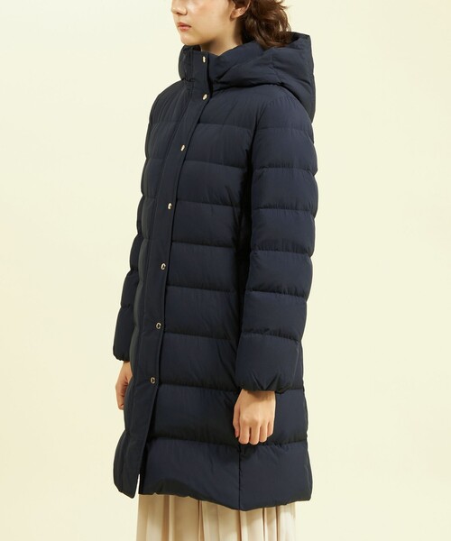 MACKINTOSH PHILOSOPHY（ﾏｯｷﾝﾄｯｼｭ ﾌｨﾛｿﾌｨｰ）の「【WEB&一部店舗限定】フーデットロングダウン（ダウンジャケット/コート・レディース・ダークネイビー/ベージュ・36/38）」の6枚目の写真