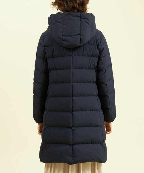 MACKINTOSH PHILOSOPHY（ﾏｯｷﾝﾄｯｼｭ ﾌｨﾛｿﾌｨｰ）の「【WEB&一部店舗限定】フーデットロングダウン（ダウンジャケット/コート・レディース・ダークネイビー/ベージュ・36/38）」の7枚目の写真