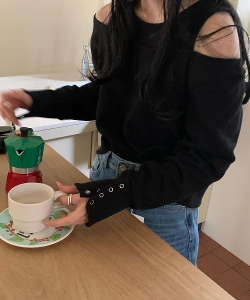 ABITOKYO(アビトーキョー)の「袖スナップボタンカットアウトスウェットプルオーバー(スウェット・レディース・ホワイト/グレー/ブラック・L/M/XL)」の3枚目の写真