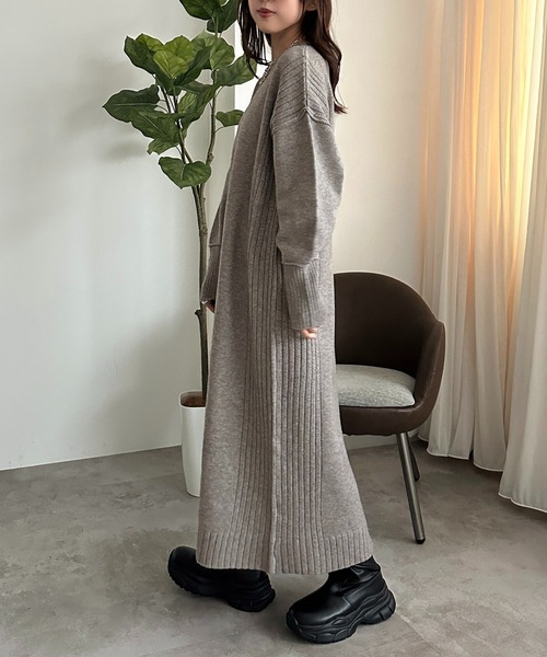 apres jour mignon(アプレジュールミニョン)の「リブニットワンピース【ZOZOTOWN限定アイテム】(ワンピース・レディース・チャコールグレー/ブラック/グレイッシュベージュ・SMALL/X-LARGE/MEDIUM)」の1枚目の写真
