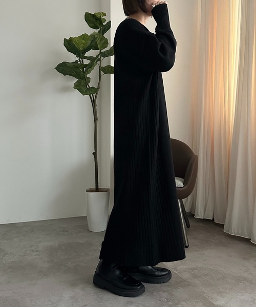 apres jour mignon(アプレジュールミニョン)の「リブニットワンピース【ZOZOTOWN限定アイテム】(ワンピース・レディース・チャコールグレー/ブラック/グレイッシュベージュ・SMALL/X-LARGE/MEDIUM)」の6枚目の写真