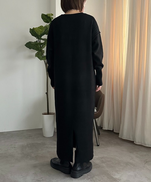 apres jour mignon(アプレジュールミニョン)の「リブニットワンピース【ZOZOTOWN限定アイテム】(ワンピース・レディース・チャコールグレー/ブラック/グレイッシュベージュ・SMALL/X-LARGE/MEDIUM)」の7枚目の写真
