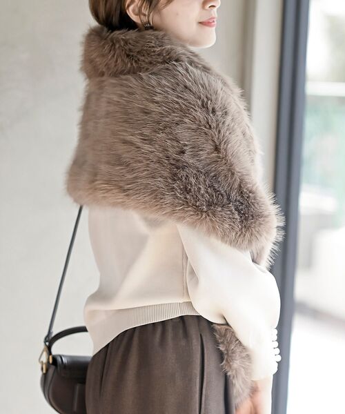 rps（アールピーエス）の「フェイクファーショール（マフラー・レディース・ベージュ系その他/モカ・フリー）」の14枚目の写真