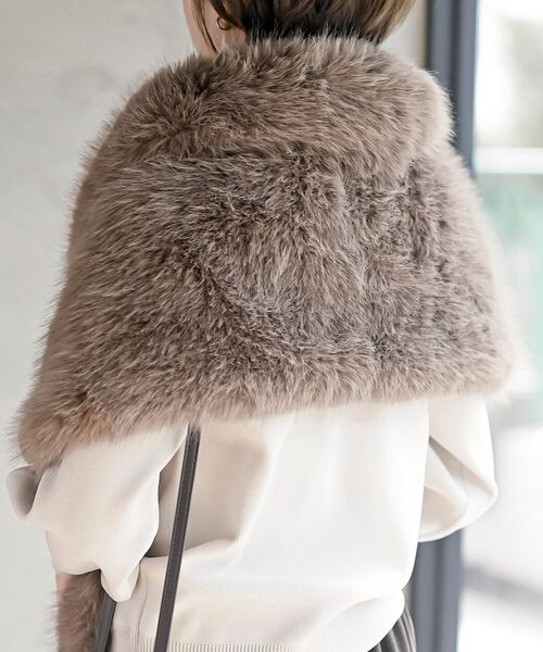 rps（アールピーエス）の「フェイクファーショール（マフラー・レディース・ベージュ系その他/モカ・フリー）」の15枚目の写真