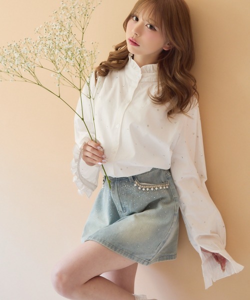 TITTY&CO.（ティティーアンドコー）の「ビジュー付きデニムミニスカート（デニムスカート・レディース・ブルー・M/S）」の3枚目の写真