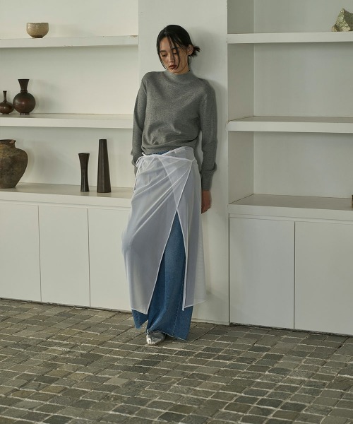 marjour（マージュール）の「STRIPE SHEER WRAP SKIRT（スカート・レディース・アイボリー/ブラック・MEDIUM）」の5枚目の写真