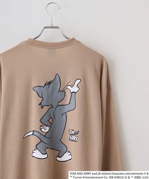 FUNALIVE（ファンアライブ）の「TOM&JERRY Back print long sleeve top / バックプリント 長袖カットソー オーバートレーナー unisex（Tシャツ/カットソー・メンズ・ホワイト系/ブラック/ホワイト系1/杢グレー/ダークグリーン/ネイビー系/グレー系/チャコールグレー/ベージュ系/ダークグリーン系/ネイビー系1/オートミール/チャコール/ベージュ/ネイビー/ブラック系・L/XL/M）」の2枚目の写真