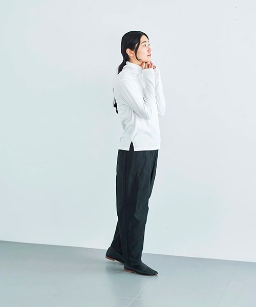HAU(ハウ)の「タートルネック buton(Tシャツ/カットソー・レディース・ブラック/ホワイト・MEDIUM)」の9枚目の写真
