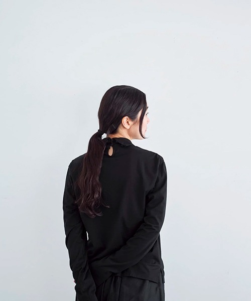 HAU(ハウ)の「タートルネック buton(Tシャツ/カットソー・レディース・ブラック/ホワイト・MEDIUM)」の11枚目の写真