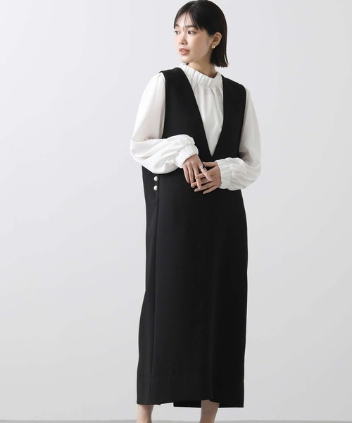 anana（アナナ）の「サイドパールＶネックジャンバースカート（ワンピース・レディース・ブラック・FREE）」の2枚目の写真