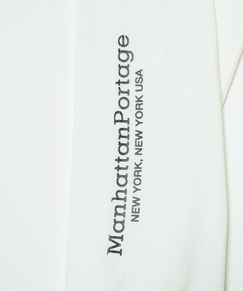 Manhattan Portage（マンハッタンポーテージ）の「[MANHATTAN PORTAGE/マンハッタンポーテージ] ワンポイントスカイラインロゴ 袖プリントロンT（Tシャツ/カットソー・レディース・ホワイト/ライトグレー/ブラック・S/M/L/XL）」の17枚目の写真