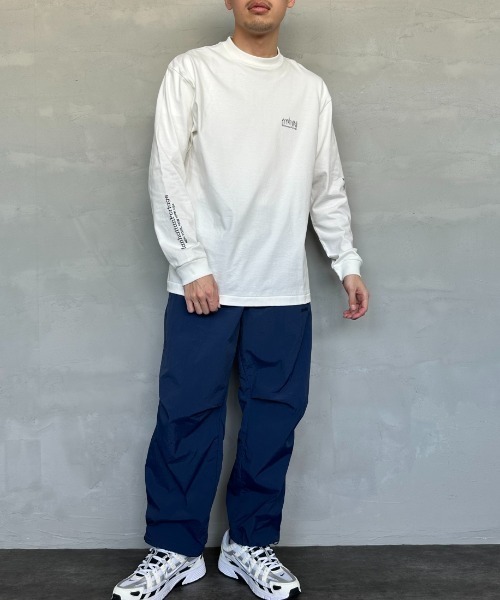 Manhattan Portage（マンハッタンポーテージ）の「[MANHATTAN PORTAGE/マンハッタンポーテージ] ワンポイントスカイラインロゴ 袖プリントロンT（Tシャツ/カットソー・レディース・ホワイト/ライトグレー/ブラック・S/M/L/XL）」の20枚目の写真