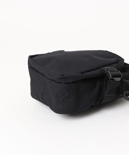 Gramicci(グラミチ)の「★GRAMICCI(グラミチ) ★CORDURA MINI SHOULDER BAG(ショルダーバッグ・メンズ・ブラック/オリーブ・FREE)」の5枚目の写真