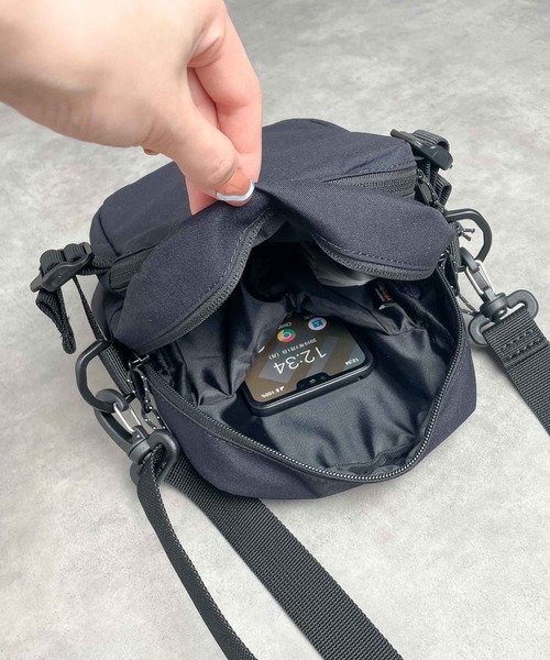 Gramicci(グラミチ)の「★GRAMICCI(グラミチ) ★CORDURA MINI SHOULDER BAG(ショルダーバッグ・メンズ・ブラック/オリーブ・FREE)」の17枚目の写真