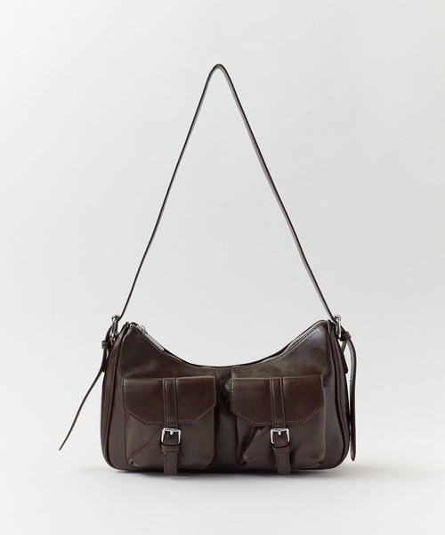 Chick(チック)の「アウトポケットフェイクレザーショルダーバッグ / OutPocket FakeLeather Shoulder Bag(ショルダーバッグ・レディース・ブラック/ブラウン/ホワイト/ワインレッド/キャメル・FREE)」の3枚目の写真