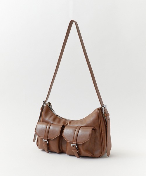 Chick(チック)の「アウトポケットフェイクレザーショルダーバッグ / OutPocket FakeLeather Shoulder Bag(ショルダーバッグ・レディース・ブラック/ブラウン/ホワイト/ワインレッド/キャメル・FREE)」の9枚目の写真