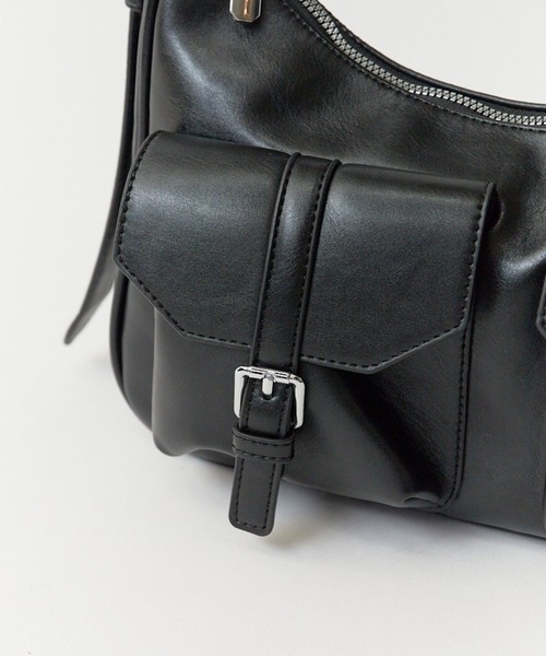 Chick(チック)の「アウトポケットフェイクレザーショルダーバッグ / OutPocket FakeLeather Shoulder Bag(ショルダーバッグ・レディース・ブラック/ブラウン/ホワイト/ワインレッド/キャメル・FREE)」の14枚目の写真