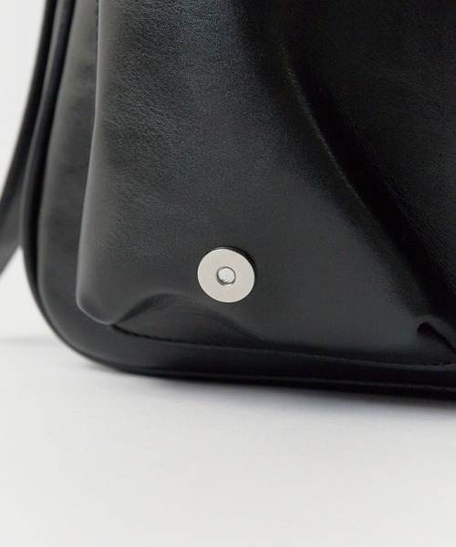 Chick(チック)の「アウトポケットフェイクレザーショルダーバッグ / OutPocket FakeLeather Shoulder Bag(ショルダーバッグ・レディース・ブラック/ブラウン/ホワイト/ワインレッド/キャメル・FREE)」の15枚目の写真