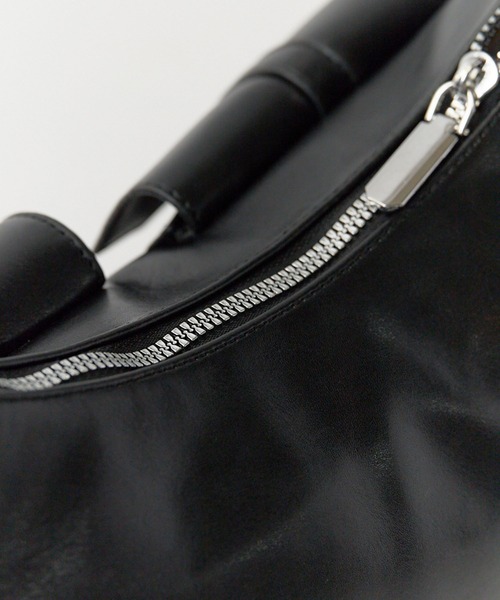 Chick(チック)の「アウトポケットフェイクレザーショルダーバッグ / OutPocket FakeLeather Shoulder Bag(ショルダーバッグ・レディース・ブラック/ブラウン/ホワイト/ワインレッド/キャメル・FREE)」の17枚目の写真