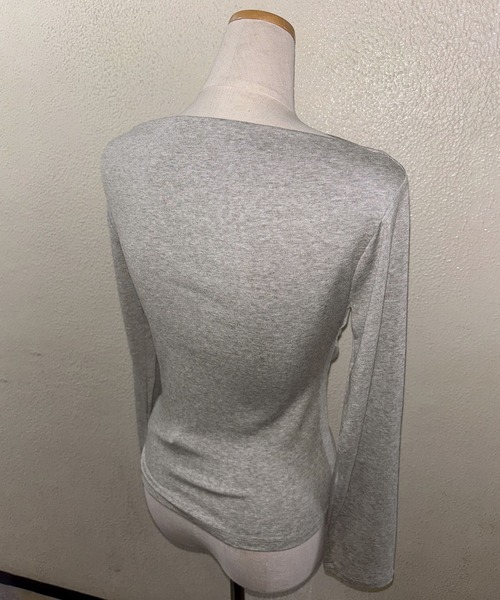 Kuroba（クロバ）の「オフショルダードレープ長袖トップス（Tシャツ/カットソー・レディース・ブラック/グレー/ホワイト・FREE）」の14枚目の写真